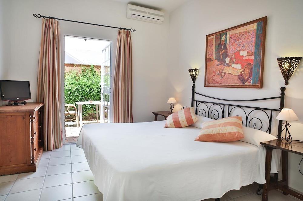 Hotel Madreselva - Grupo Califa Лос-Каньос-де-Мека Экстерьер фото