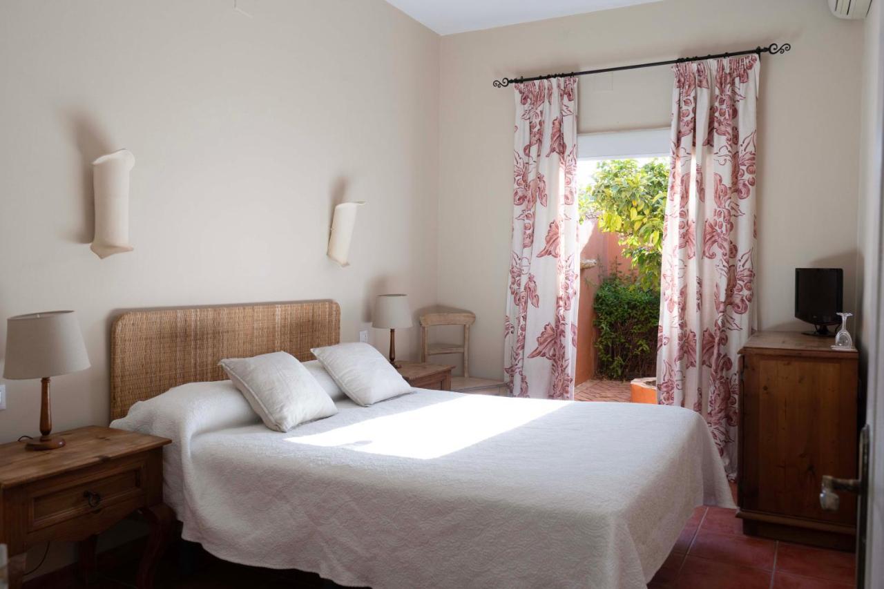 Hotel Madreselva - Grupo Califa Лос-Каньос-де-Мека Экстерьер фото